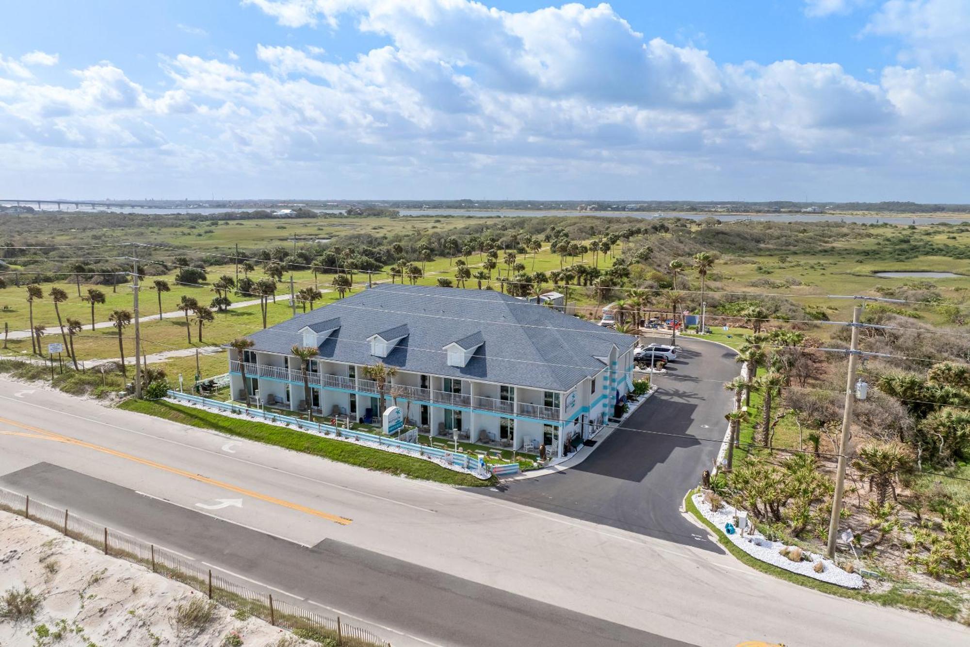 Ocean Sands Beach Inn (Adults Only) Сент Августин Екстериор снимка